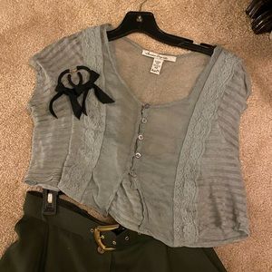 Delicate 🌸 sheer flower 🌸 accented top